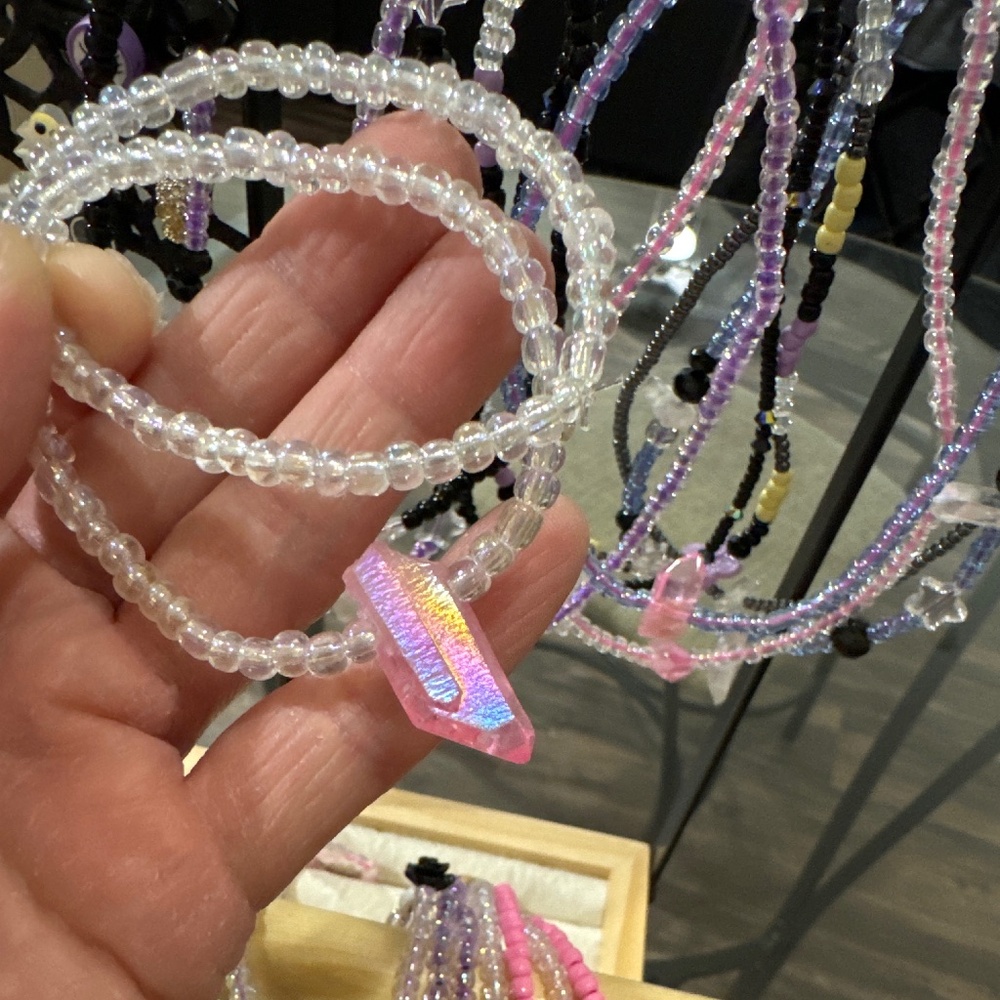 🩷Handmade crystal choker!